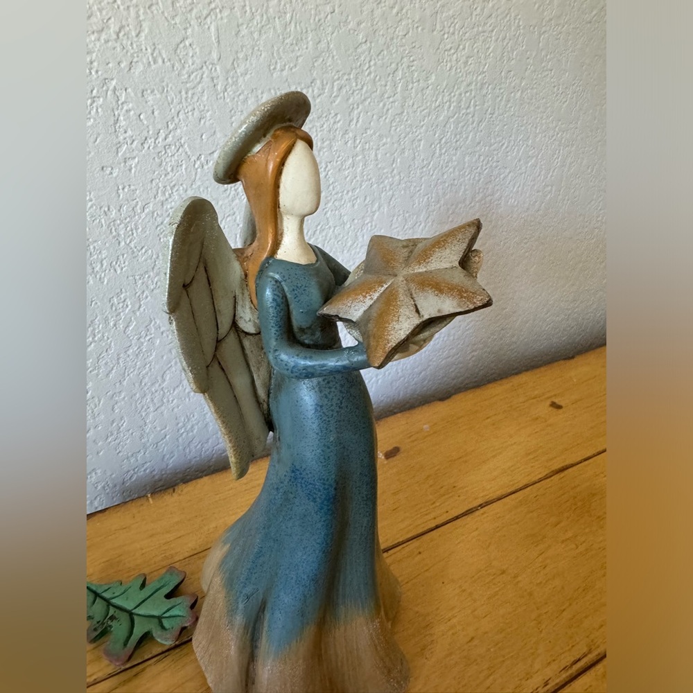 NWOT Angel Change of Seasons Statue Decor